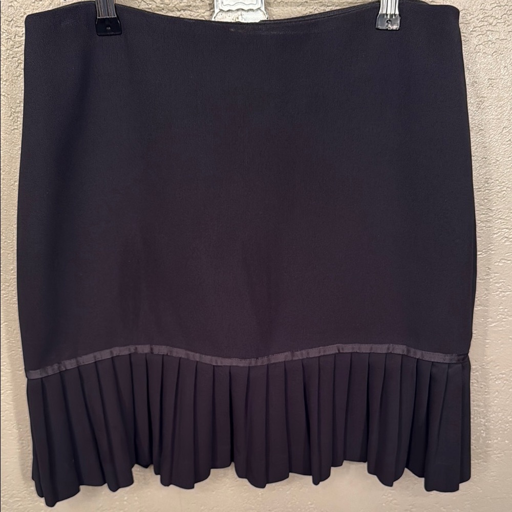 Elegant Black Pleated Skirt